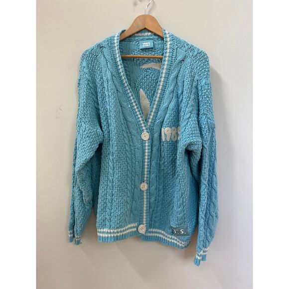Taylor Swift 1989 Taylors Version Chunky Cable Knit Blue Cardigan XL 2XL Swiftie - Picture 1 of 4